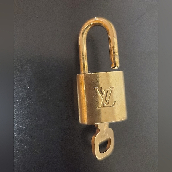 Louis Vuitton #339 lock/key - Picture 6 of 6